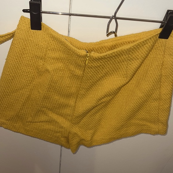 Scort - Picture 2 of 2